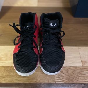 UA Boys Basketball Sneakers